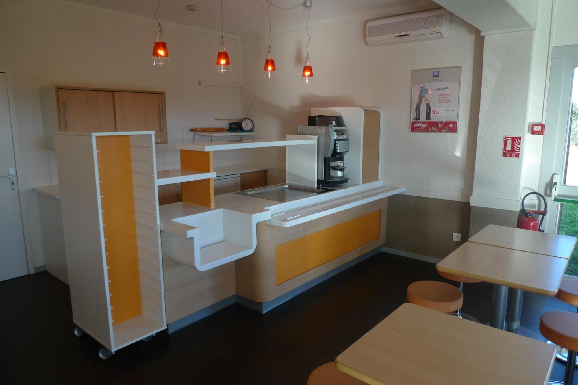 Ibis Budget Narbonne Sud A9/A61 Bagian luar foto